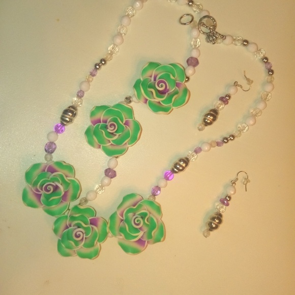 3pc Jewelry Set Incl Necklace, bracelet & earrings - Picture 3 of 5